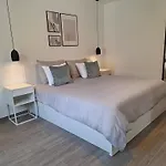 Mimi *
